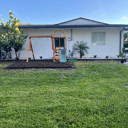 Heated Pool In A Precious House Close To Zoo Parks And Arts Villa Cutler Bay Exterior photo