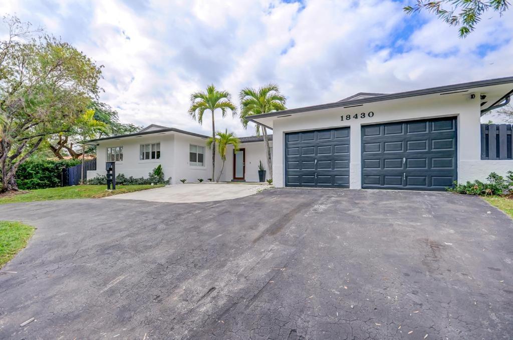 Heated Pool In A Precious House Close To Zoo Parks And Arts Villa Cutler Bay Exterior photo