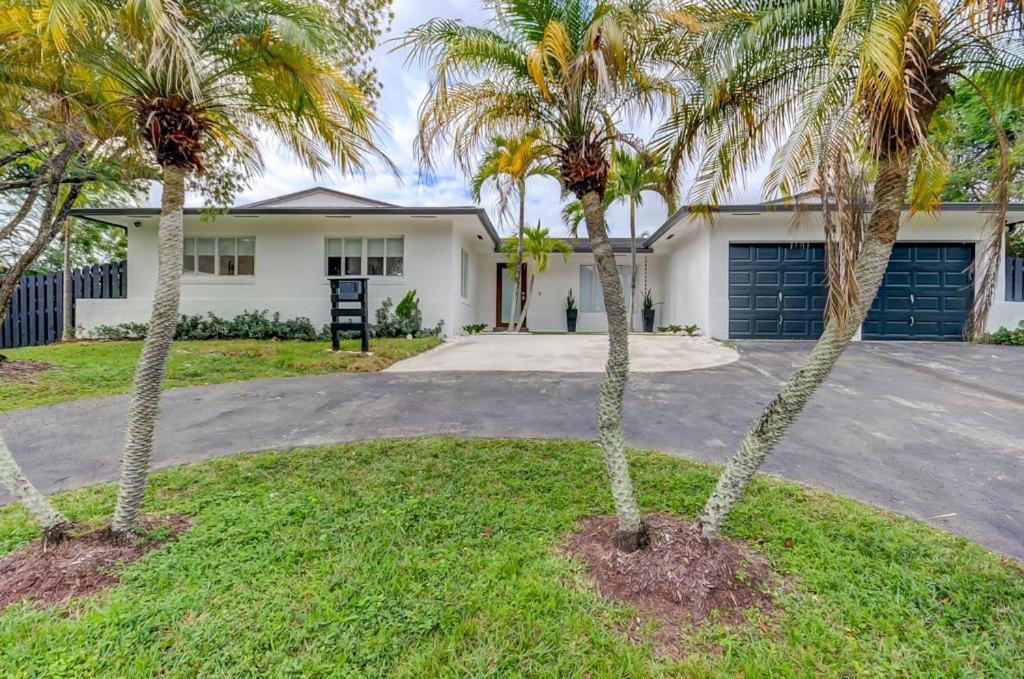 Heated Pool In A Precious House Close To Zoo Parks And Arts Villa Cutler Bay Exterior photo